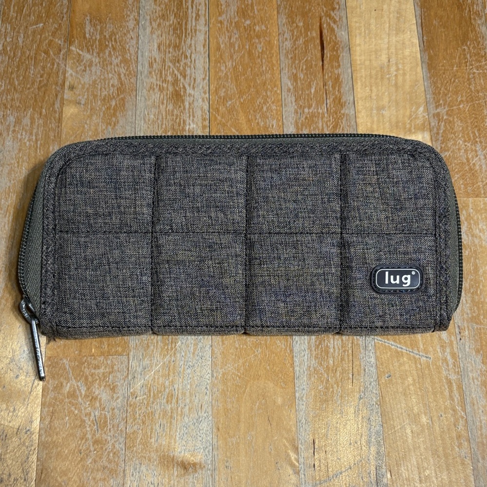 Lug Taupe Quilted Wallet